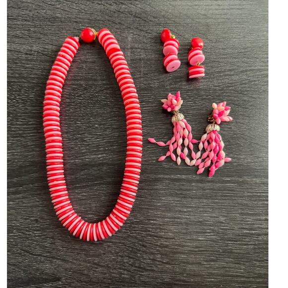 VTG Signed Hong Kong Pink Beaded Statement Necklace Clip On Earring Matching Set - Picture 2 of 7